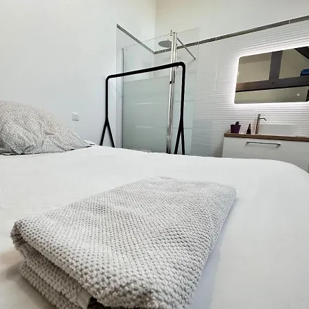 Lejlighed Calme Et Detente Avec Jacuzzi, Jardin Et Terrasse Trigny